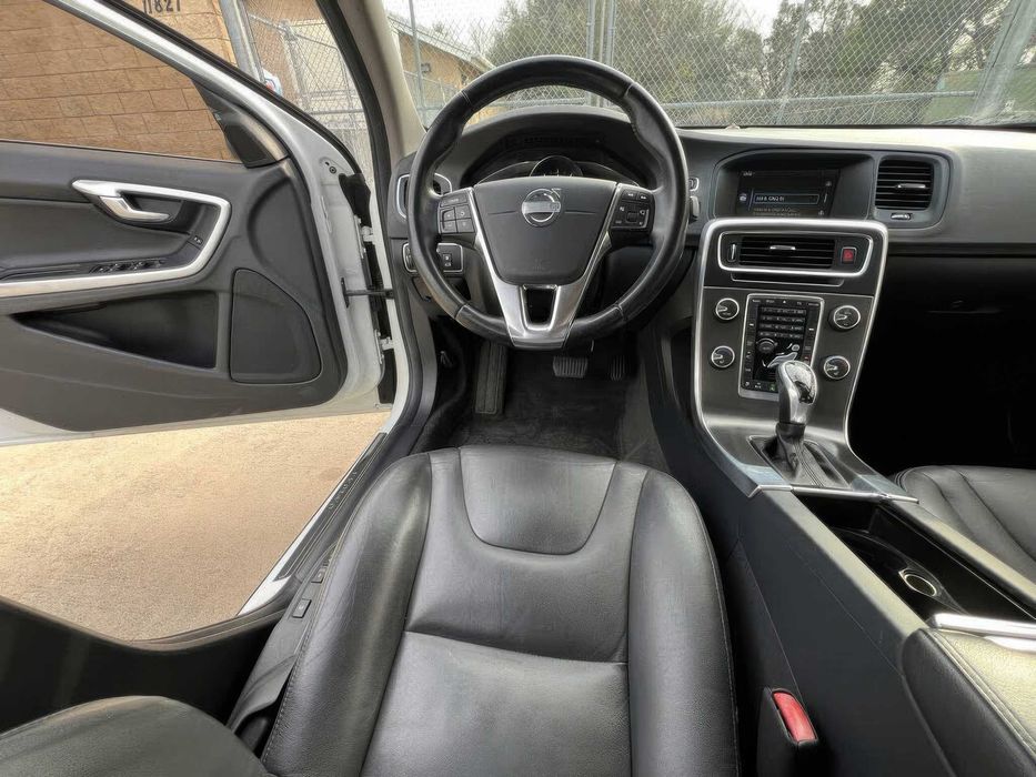 Volvo S60 T5 Premier Plus      2015