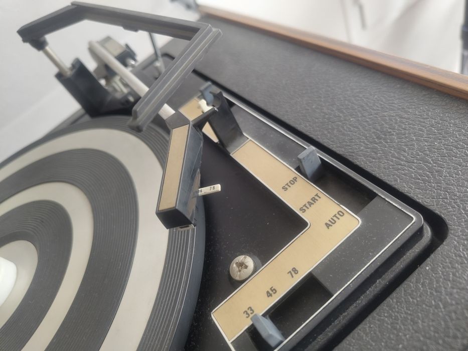 Aparelhagem Vintage Waltham STM 45 (Gira-Discos, Rádio e Cassete) + Colunas