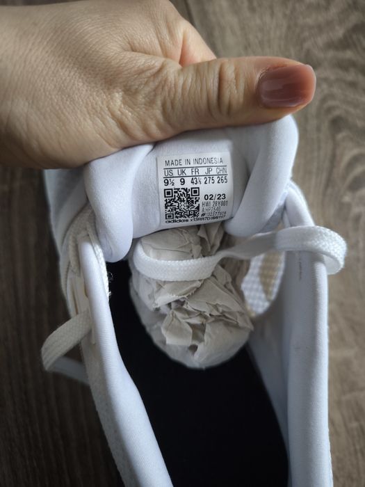 Кросівки Adidas чоловічі  43 1/3