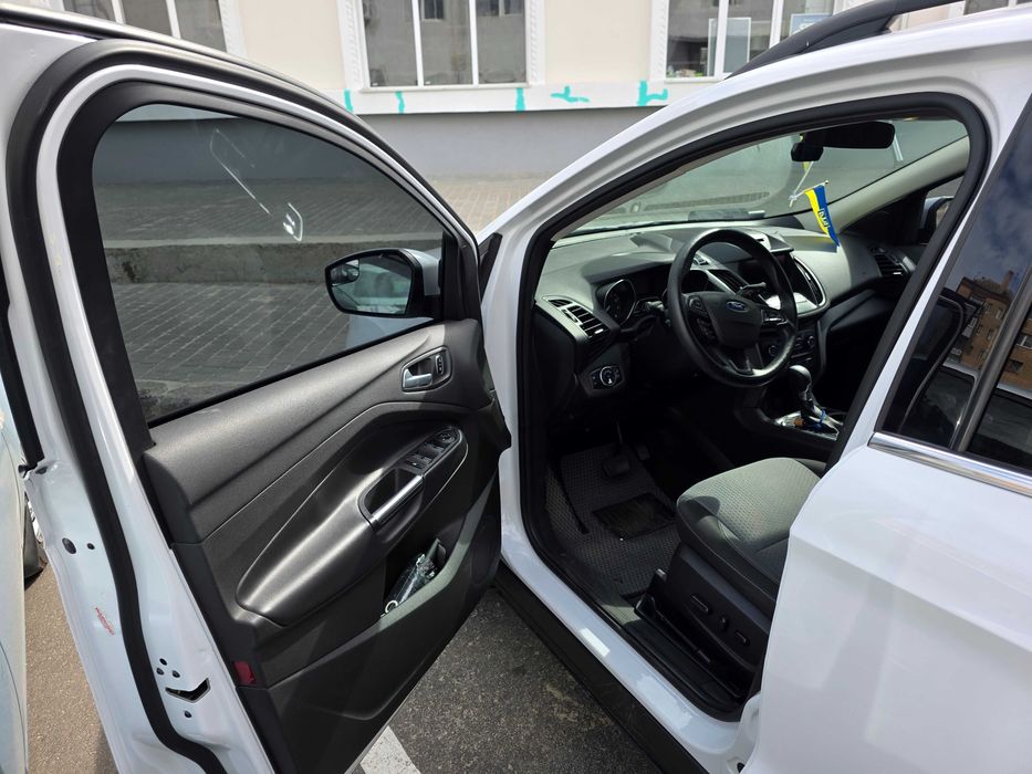 Продаж власного авто Ford Escape 2016