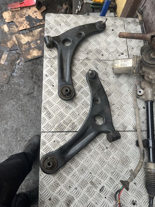 Рычаг Митсубиси кольт 08 mitsubishi colt