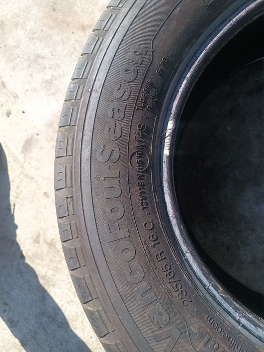 235/65R16C Continental M+S