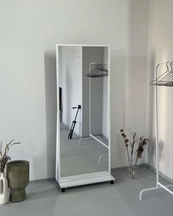 Дзеркало підлогове