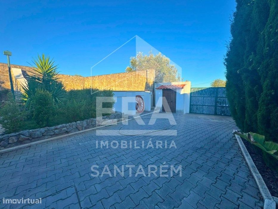Moradia inserida num lote de 567,30 m²