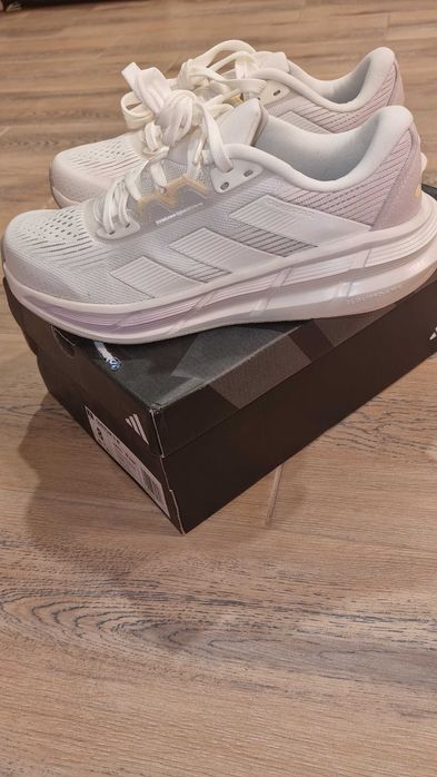 Кросівки жіночі  Adidas