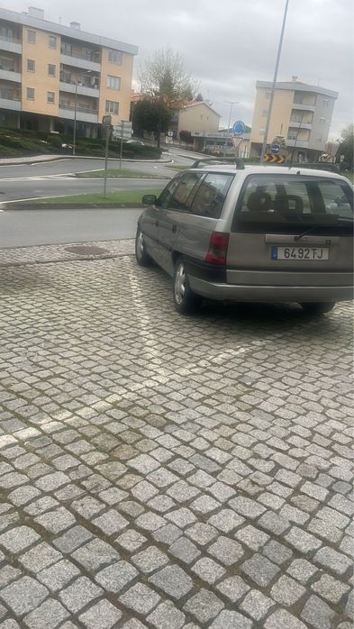 Opel Astra Caravan Gasóleo | Carro de Garagem | Inspeção até 2027