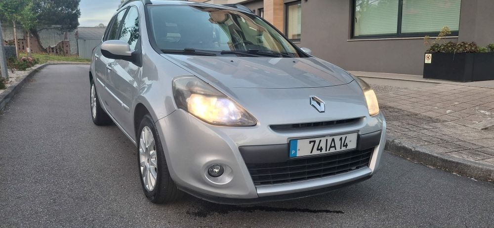 Renault clio break 
Ano 2009
1.5 disel.
300 mil kms 
Impecável em todos aspectos 
Sem nada apontar 
Revisoa efectuada 
Duas chaves 
Arcondicionado 
Vi