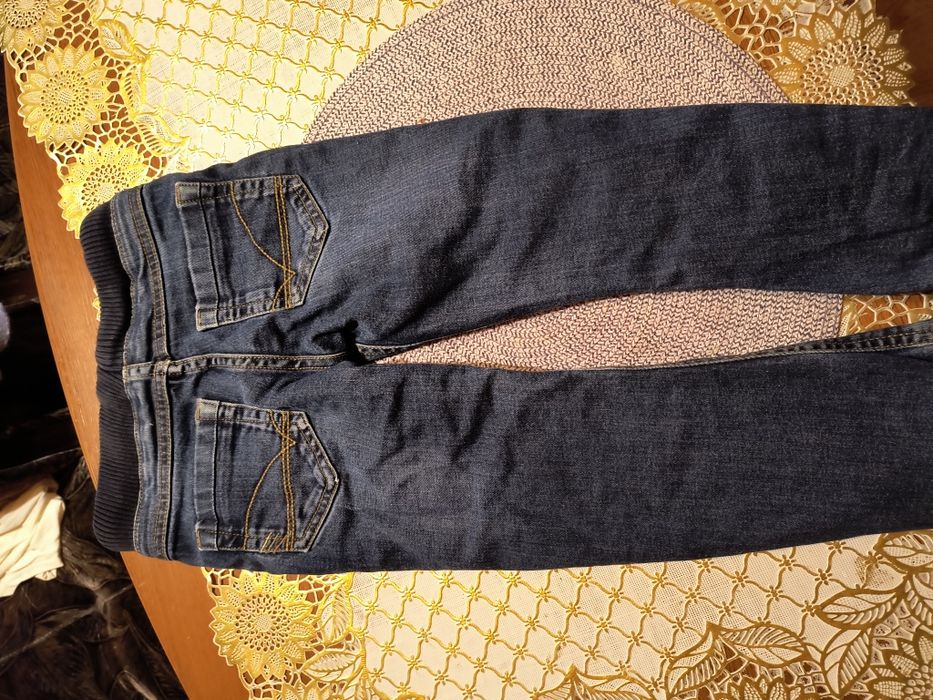 Sprzedam spodnie grubsze rozmiar 110.