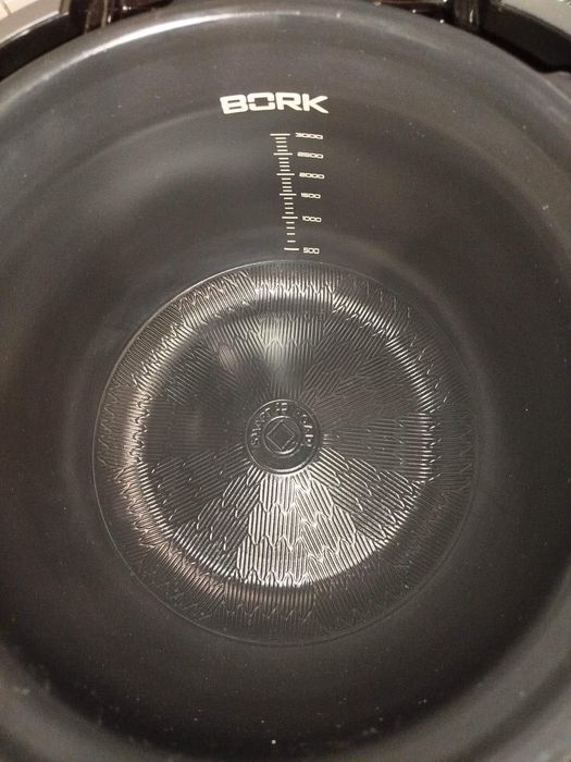 (Мультиварка) Мультишеф Bork Kitchen U 804