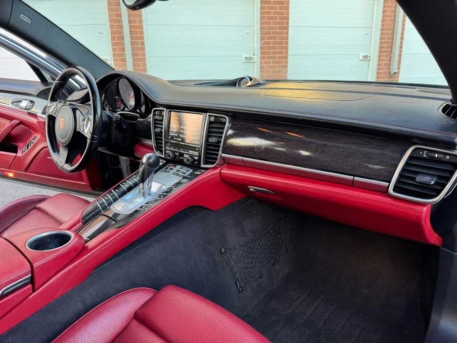 Porsche Panamera 4S      2015