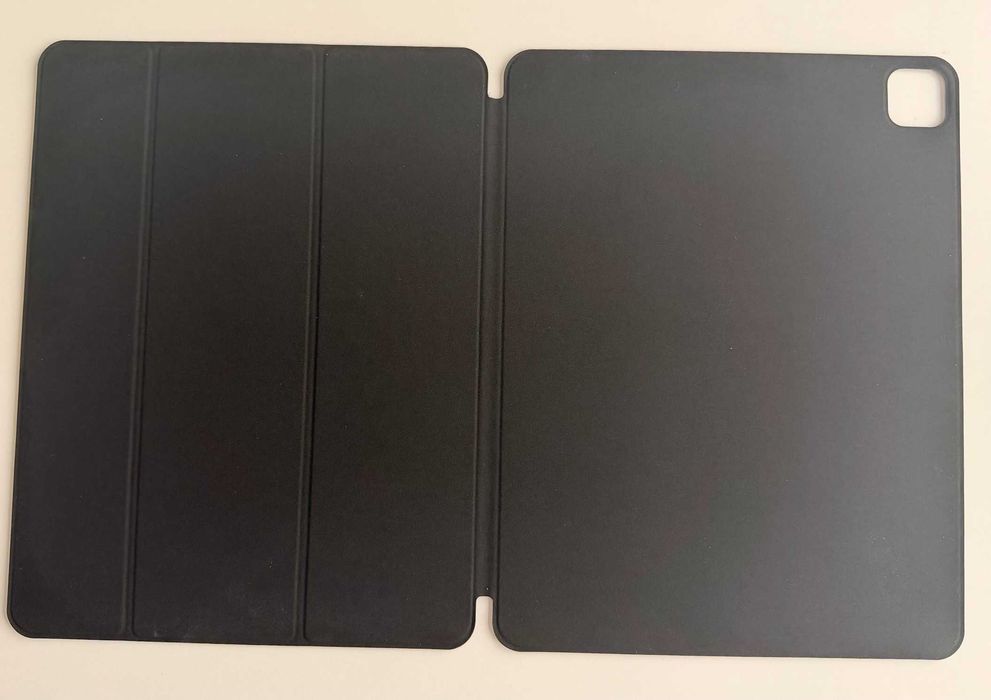 Etui magnetyczne iPad Pro 12,9 gen 4/5/6 + GRATIS