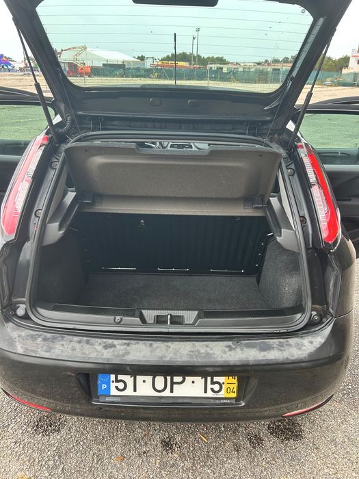 Fiat punto 2014 157 mil km a circular  IUC e inspeção até abril 2027