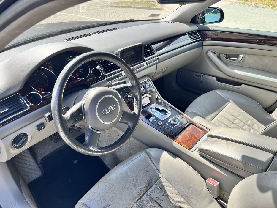 Audi A8 D3 4.2 B,G