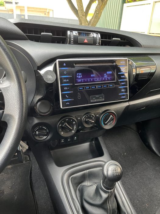 Toyota Hilux 4X4 semi-nova - Apenas 74000 km_Nunca fez TT_Pintura mate