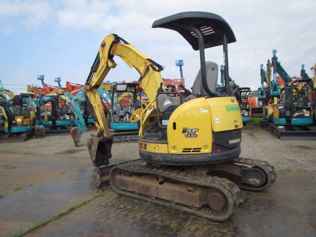 Гусеничный экскаватор Yanmar B3-6A