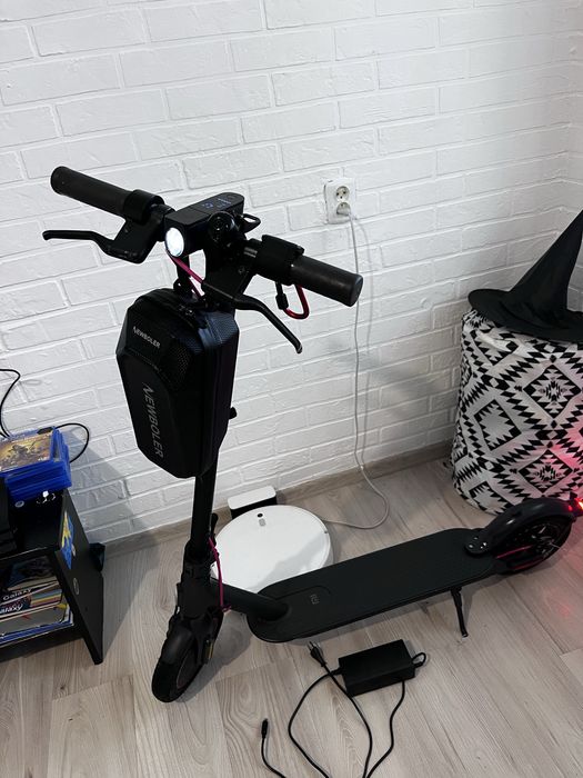 Електросамокат Xiaomi Mi Electric Scooter Pro 2 Black.