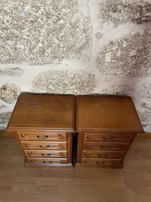Conjunto mesas de cabeceira + comoda com espelho