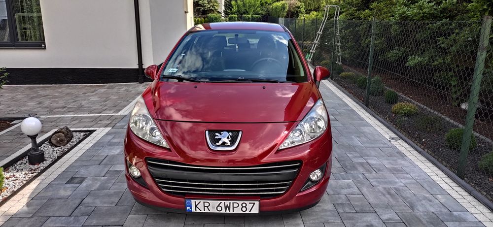 Peugeot 207 1.4 benzyna, lift. Zadbany.