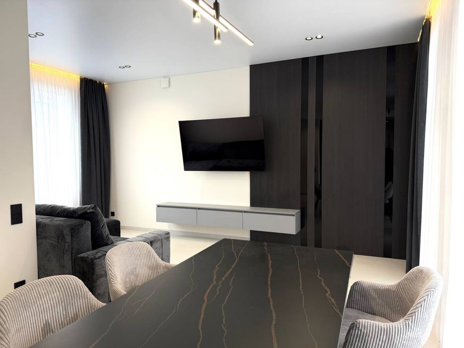 Котедж з ремонтом у КМ JAGUAR, Щасливе