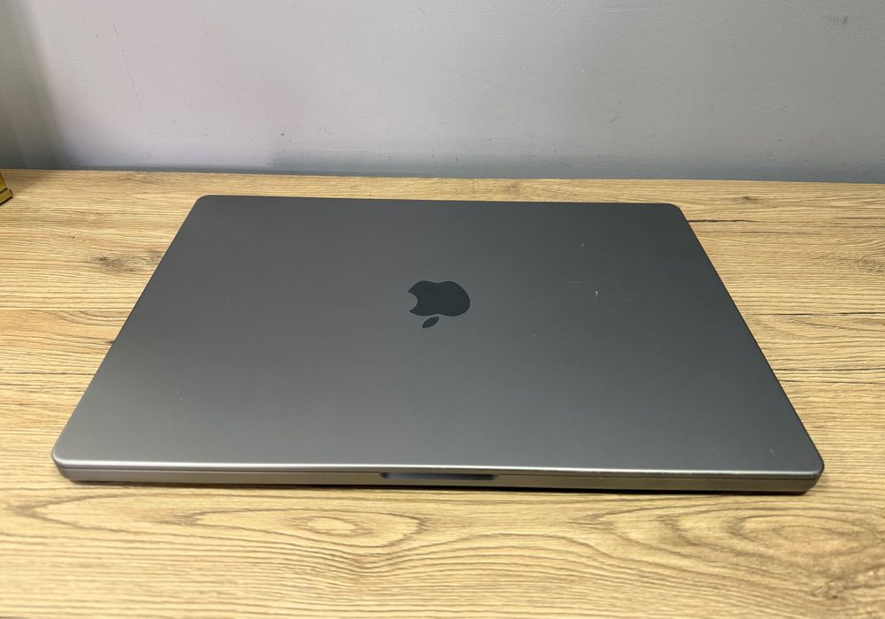 Вживаний MacBook PRO 16 M1 Max 10 CPU/ 24 GPU/ 64 RAM/ 512 GB SpaceGray