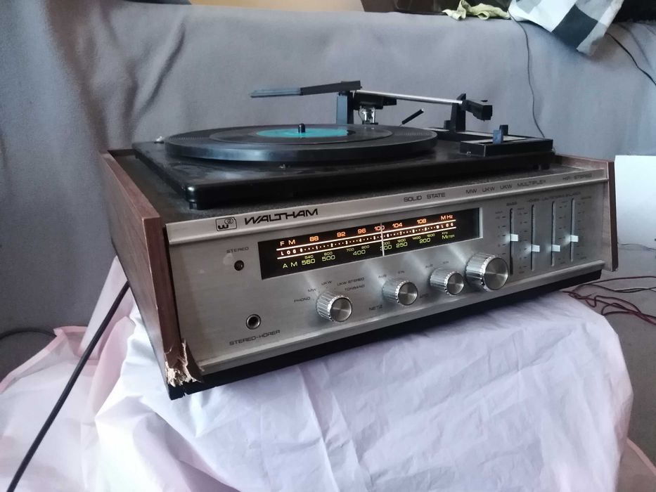 Gramofon amplituner Weltham jeden z kanałów nie działa