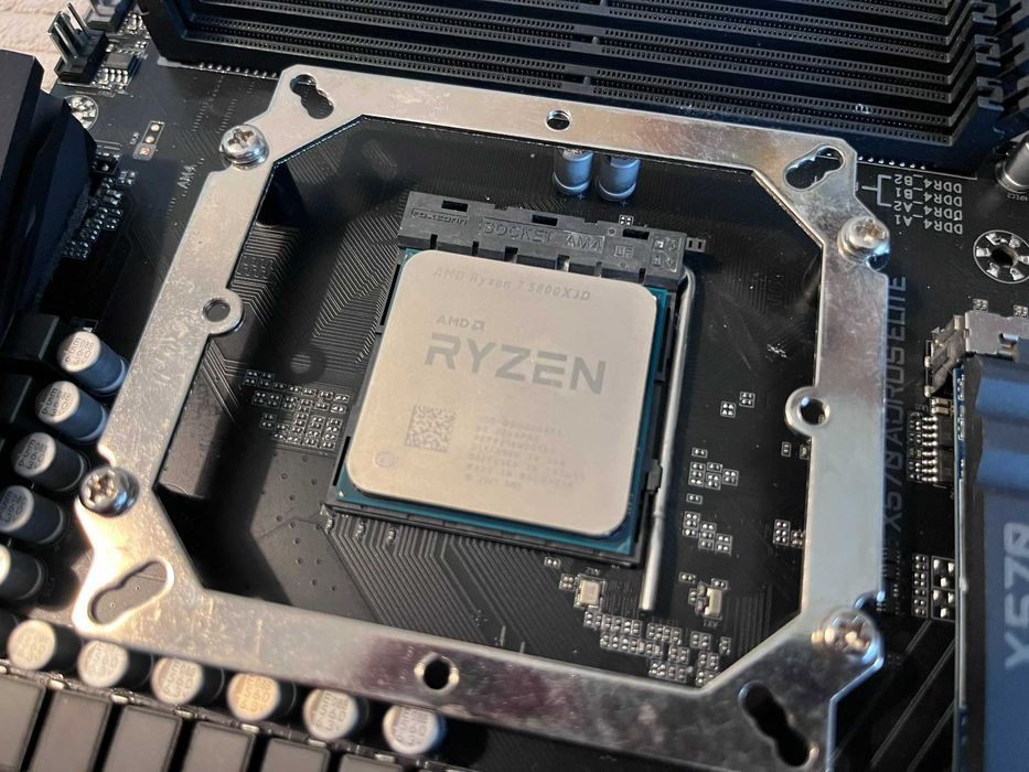 AMD Ryzen 7 5800X3D | bardzo dobry stan | oryginalne pudełko
