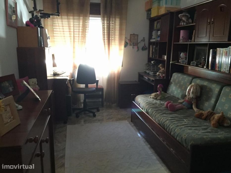 Quarto - localizado em Setubal