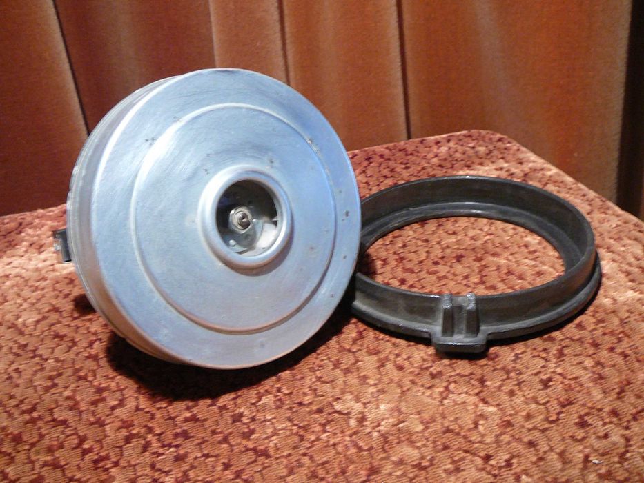 Мотор для пылесоса. Рабочий.