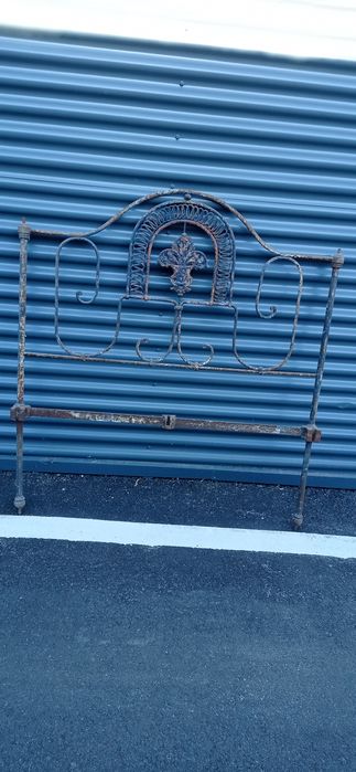 Cabeceira de cama antiga