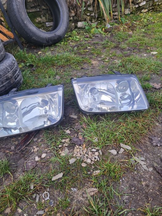 Reflektory przednie do VW Bora 2000r
