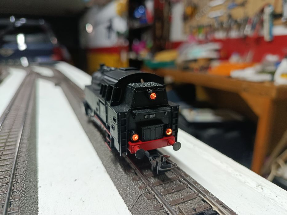 Märklin H0 BR 81 005 Digital – Luzes a funcionar