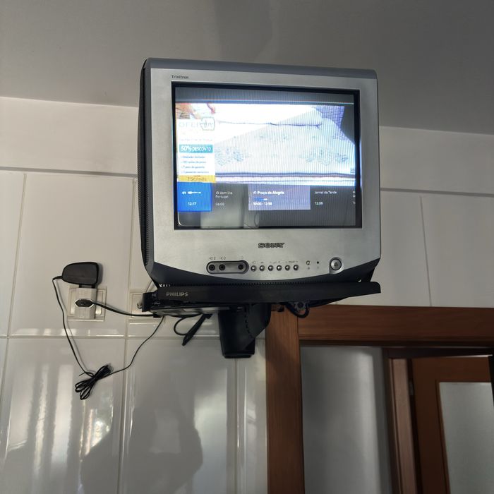 Sony Trinitron CRT + Suporte Philips – Excelente Estad