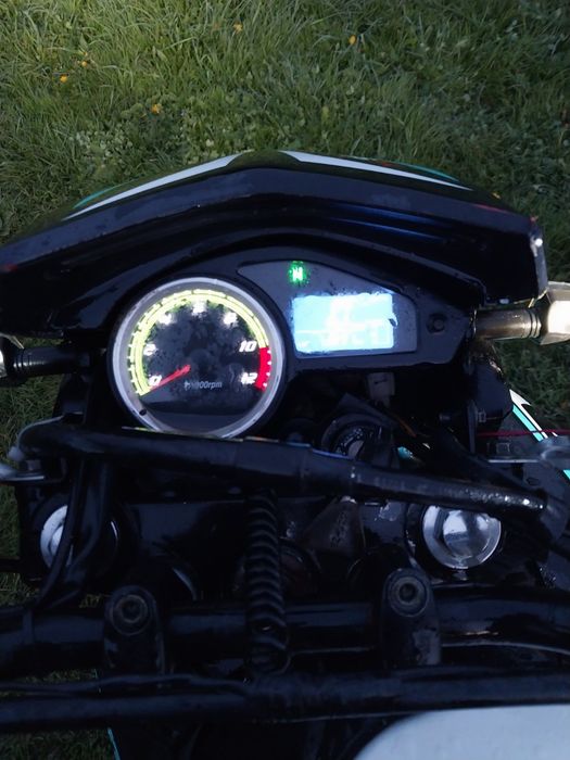 Продам мотоцикл  shnerau 200 6c