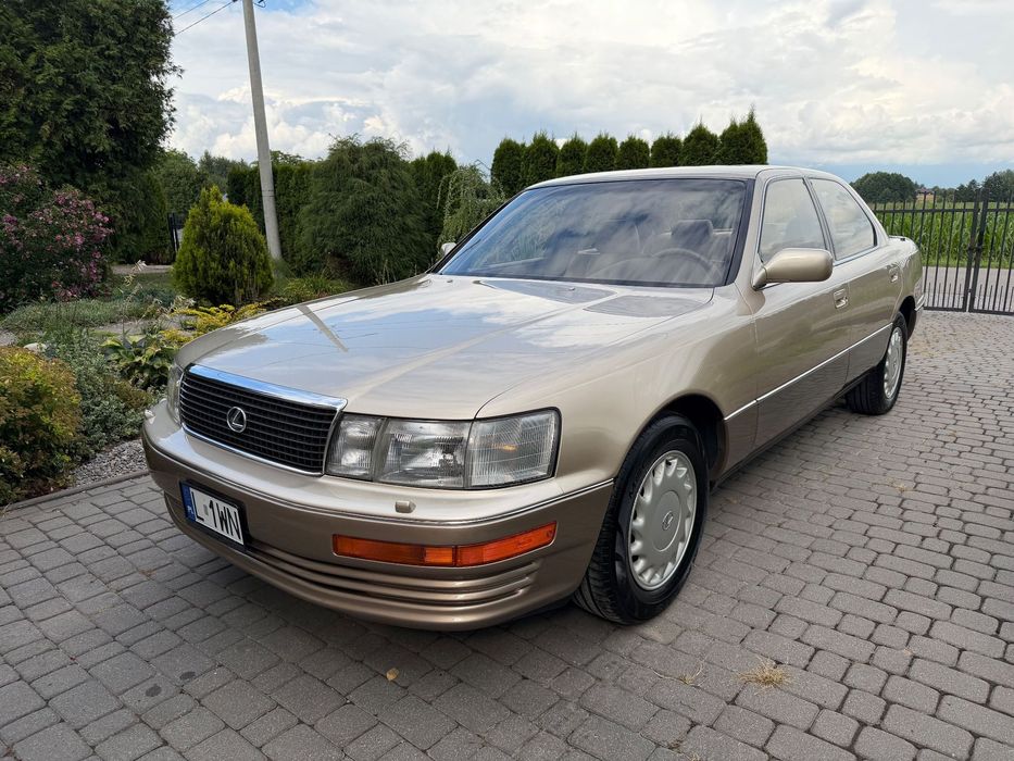 Lexus LS