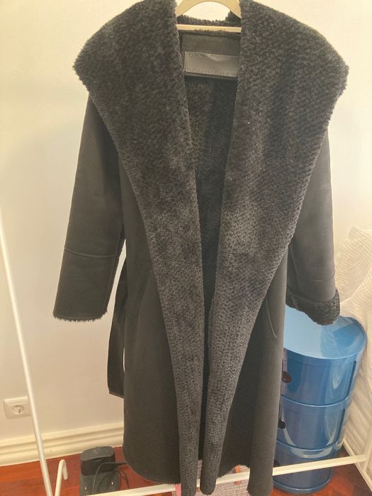 Casaco comprido de inverno preto