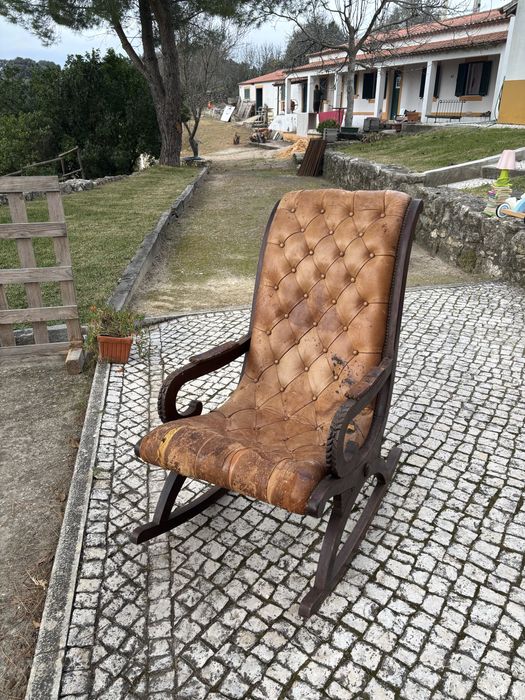 Cadeirão Antigo de Lona em Madeira Maciça