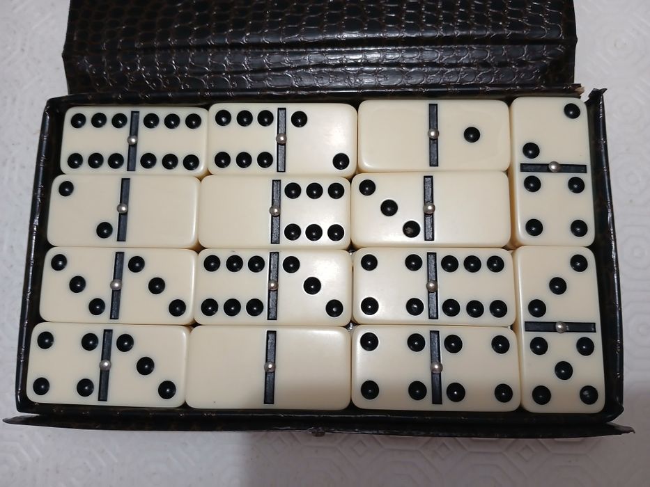 Caixa Com Dominó Completo