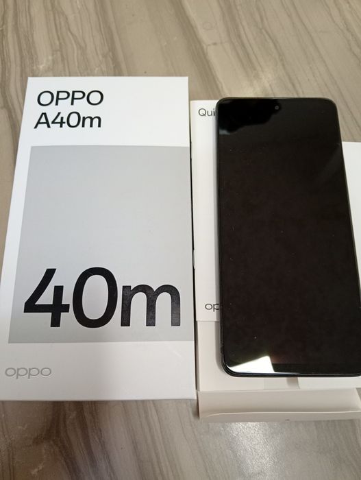 Oppo a40m 8/256 gb.