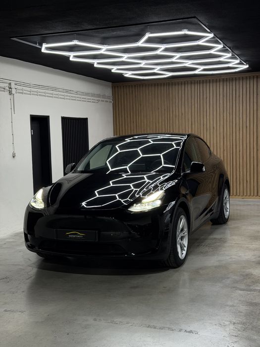 Tesla Model Y SR