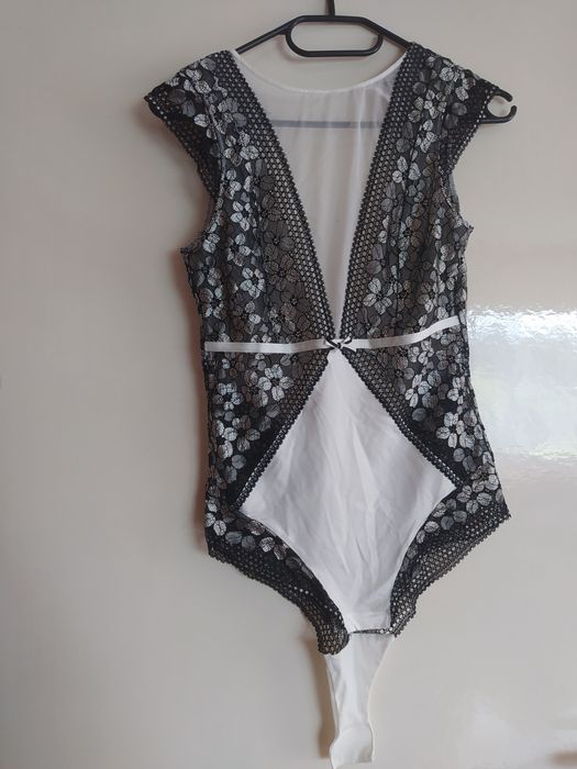 Body czarno białe z koronkami i siateczką, lingerie