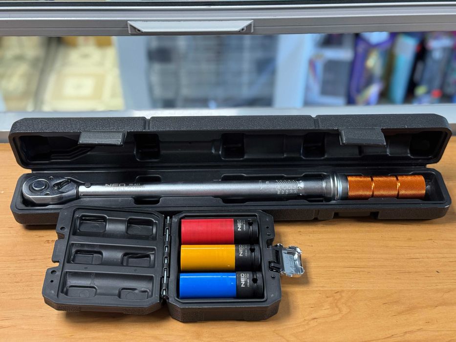 !NOWY!  Klucz dynamometryczny Neo Tools z nasadkami