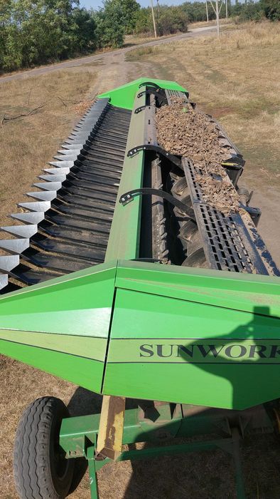 Жатка SUNWORKER 7.4 для збирання соняшника