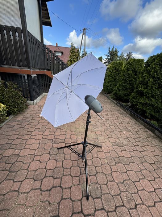 Zestaw fotograficzny, lampy, statyw, tło