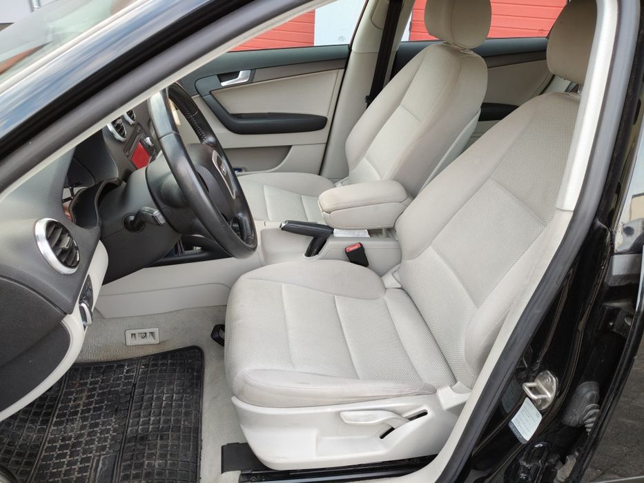 AUDI A3 1.6 TDI diesel czarna z jasnym środkiem zadbana