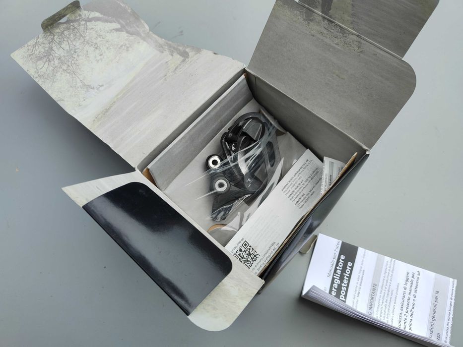 Nowa tylna przerzutka SHIMANO DEORE XT RD-T8000 x10. Kartonik