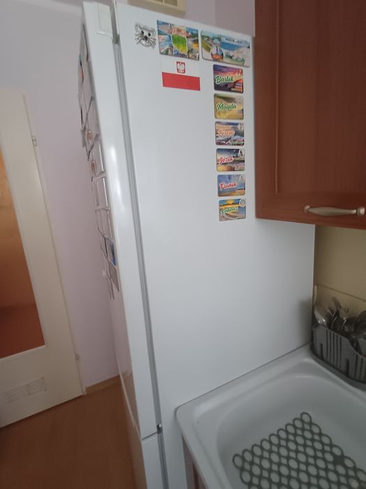 Lodówka z zamrażarką 3 szufldy Samsung w bardzo dobrym stanie