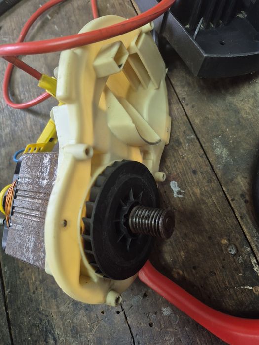 Запчастини до газонокосарки BOCSH rotak 34