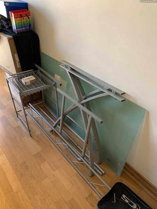 Secretária alumínio c/ tampo em vidro