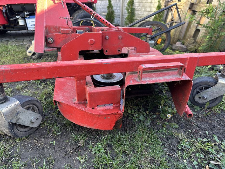 Kosiarka pielęgnacyjna na przedni TUZ na wałek HAKO trójkąt