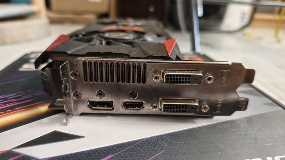 Karta graficzna Asus R9290